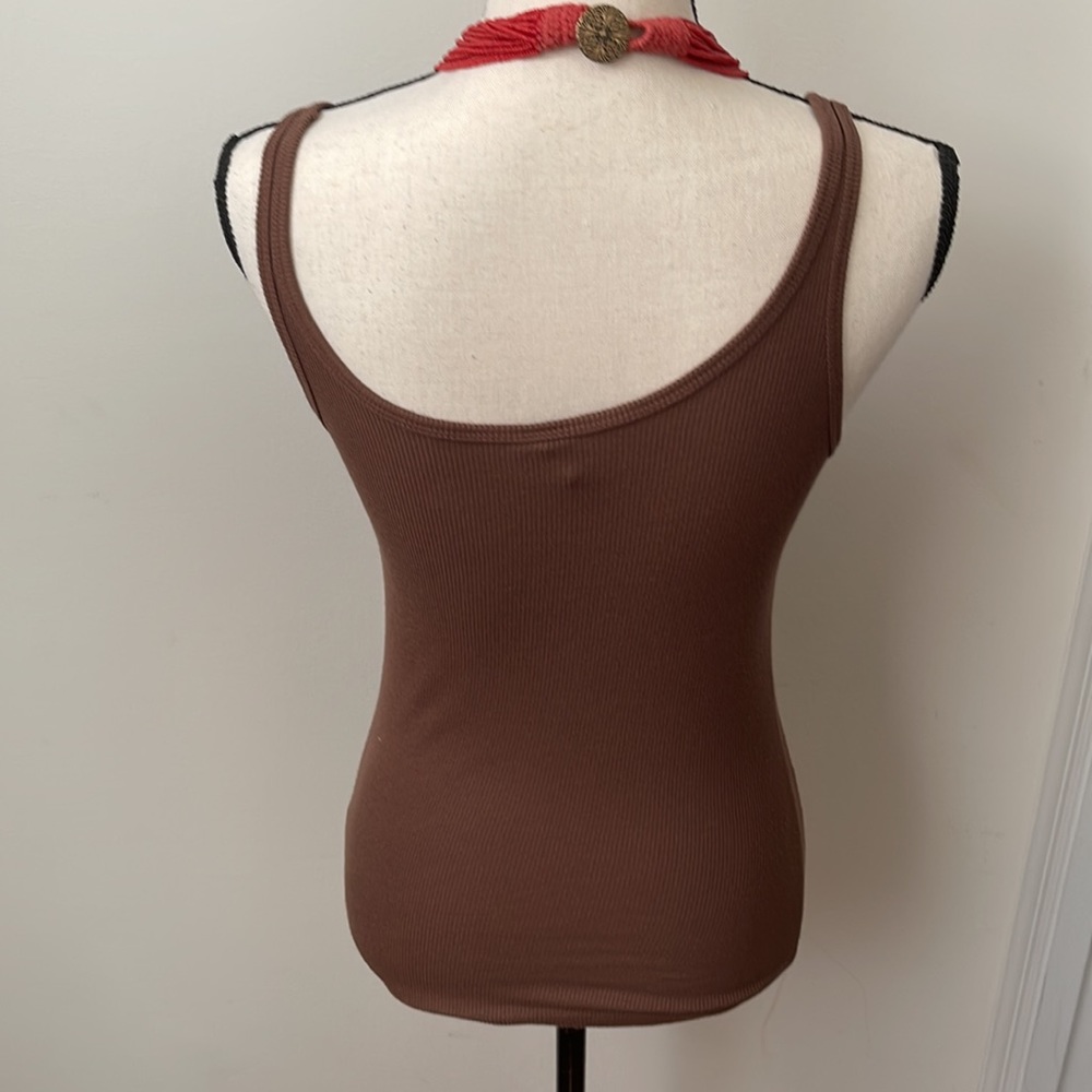 The Limited Set Of Two Ribbed Tanks - Picture 6 of 15